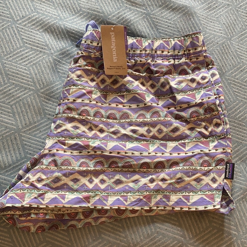 Patagonia Barely Baggies NWT sz L